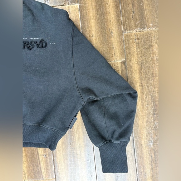 Women’s Izzue size XS Black V Neck crew Cropped Sweatshirt RSVD graphic grunge - Picture 5 of 12